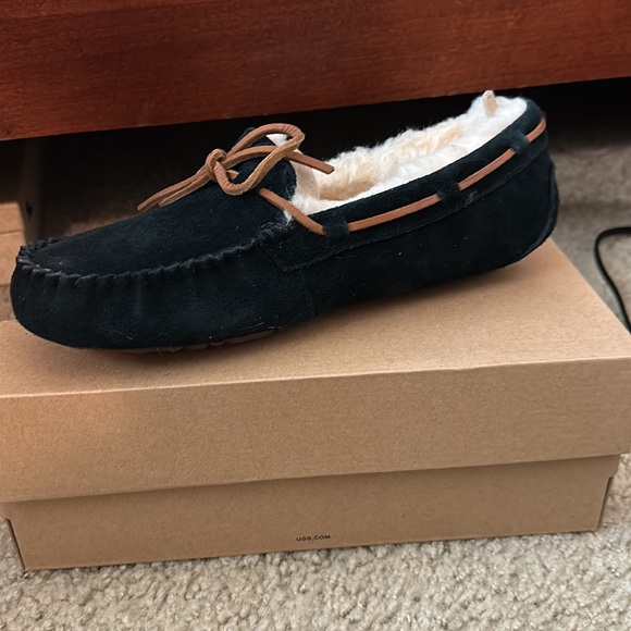 UGG Shoes - UGG Dakota Suede Slippers moccasins black